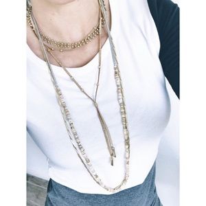 Like new Stella & Dot Aven Necklace retired